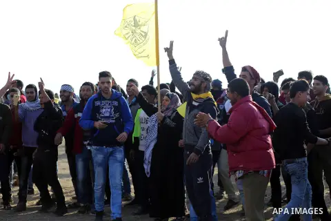 Palestinian protesters clash with Israeli forces, in Khan Younis in the southern Gaza Strip, on December 15, 2017. Thousands of Palestinians protested again in Jerusalem against US President Donald Trump's decision to re...