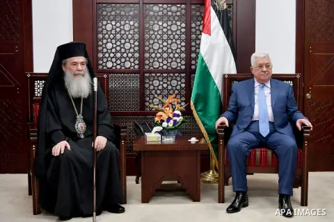 Palestinian President Mahmoud Abbas meets with a delegation of Churches at his headquarters in the West Bank city of Ramallah on December 18, 2017. Photo by Osama Falah