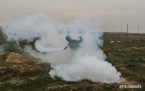 Palestinian protesters clash with Israeli security forces near the Israel-Gaza border east of Gaza City on December 20, 2017, as demonstrations continue over the US president's controversial recognition of Jerusalem as I...