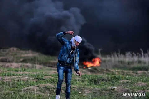Palestinian protesters clash with Israeli security forces near the border with Israel in the east of Gaza City January 12, 2018 as demonstrations continue over the US president's controversial recognition of Jerusalem as...