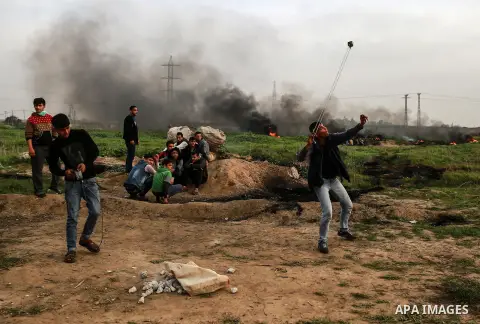 Palestinian protesters clash with Israeli security forces as demonstrations continue over US President Donald Trump's declaration of Jerusalem as Israel's capital near the border with Israel east of Gaza City February 9,...