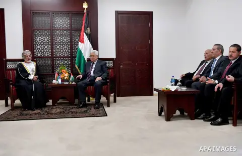 Palestinian President Mahmoud Abbas, meets with Omani Foreign Minister Yousef bin Alawi bin Abdullah, in the West Bank city of Ramallah on February 15, 2018. Photo by Osama Falah