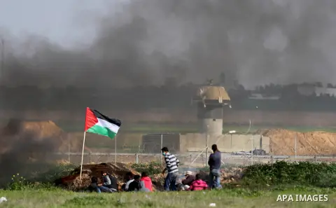 Palestinian protesters clash with Israeli security forces as demonstrations continue over US President Donald Trump's declaration of Jerusalem as Israel's capital near the border with Israel in the southern Gaza Strip Fe...
