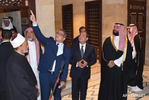 Egyptian President Abdel Fattah al-Sisi and Saudi Crown Prince Mohammed bin Salman visit the historic Azhar mosque complex in the Islamic quarter of the capital Cairo, on March 6, 2018. Photo by Egyptian President Office