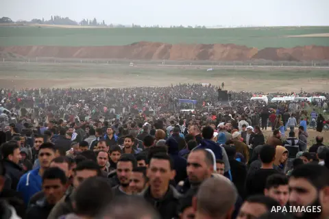 Palestinians take part in a tent city protest along the Israel border with Gaza, demanding the right to return to their homeland, east of Jabalia, in the northern of Gaza Strip on March 30, 2018. Photo by Mahmoud Ajour