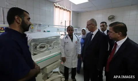 Palestinian Prime Minister Rami Hamdallah opens departments in Hebron hospitals, in the West Bank city of Hebron, on Aug. 01, 2018. Photo by Prime Minister Office
