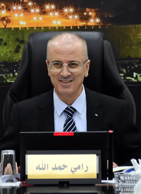 Palestinian Prime Minister Rami Hamdallah chairs a meeting with council of Ministers in the West Bank city of Ramallah on October 24, 2018. Photo by Prime Minister Office
