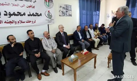 Palestinian Prime Minister Rami Hamdallah offers condolences for the family of Mohammed Basharat, who was shot dead by Israeli forces last Wednesday, in the village of Taamun near the West Bank city of Tubas, on October...