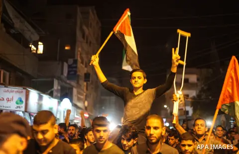 Palestinians take part in a demonstration against the killing of Palestinian teenagers, by an Israeli air strike the day before, in Jabalia in the northern of Gaza Strip on October 29, 2018. Photo by Ramez Habboub