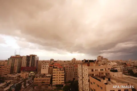 A general view shows the Gaza city during a storm day, on December 6, 2018. Photo by Mahmoud Ajour
