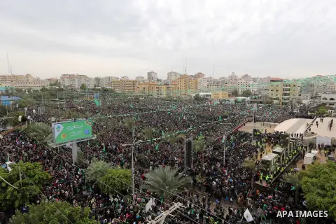 Palestinian Hamas supporters attend a rally marking the 31th anniversary of the founding of the Hamas movement, in Gaza city, December 16, 2018. Photo by Ashraf Amra