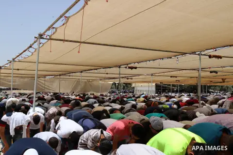 Palestinian Muslim worshipers attend Friday prayers durig the holy fasting month of Ramadan at al-Aqsa mosque compund, in Jerusalem's Old city, May 17, 2019. Photo by Abdalrahman Alami