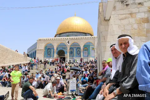 Palestinian Muslim worshipers attend Friday prayers durig the holy fasting month of Ramadan at al-Aqsa mosque compund, in Jerusalem's Old city, May 17, 2019. Photo by Abdalrahman Alami