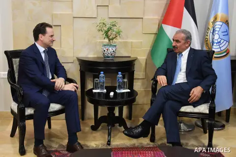 Palestinian Prime Minister Mohammad Ishtayeh meets with Commissioner-General of the UN Relief and Works Agency (UNRWA) Pierre Krahenbuhl, in the West Bank city of Ramallah, Sep. 05, 2019. Photo by Prime Minister Office