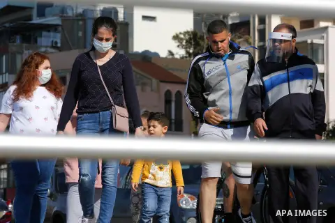 Lebaneses wearing a mask as a preventive measure amid fears of the spread of the novel coronavirus disease (COVID-19) in Beirut, Lebanon on May 10, 2020. Photo by Marwan Tahtah