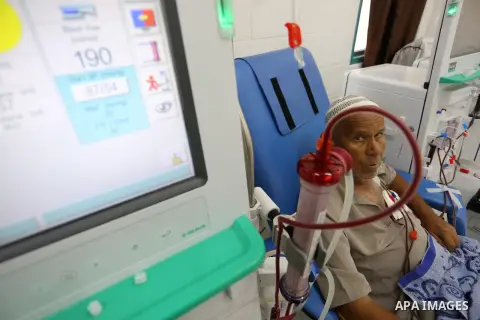 Palestinian patients undergo kidney dialysis at al-Shifa hospital during the continuing crisis of power outages, in Gaza city on August 23, 2020. Fuel shortages in the besieged Gaza Strip are forcing the enclave’s only e...